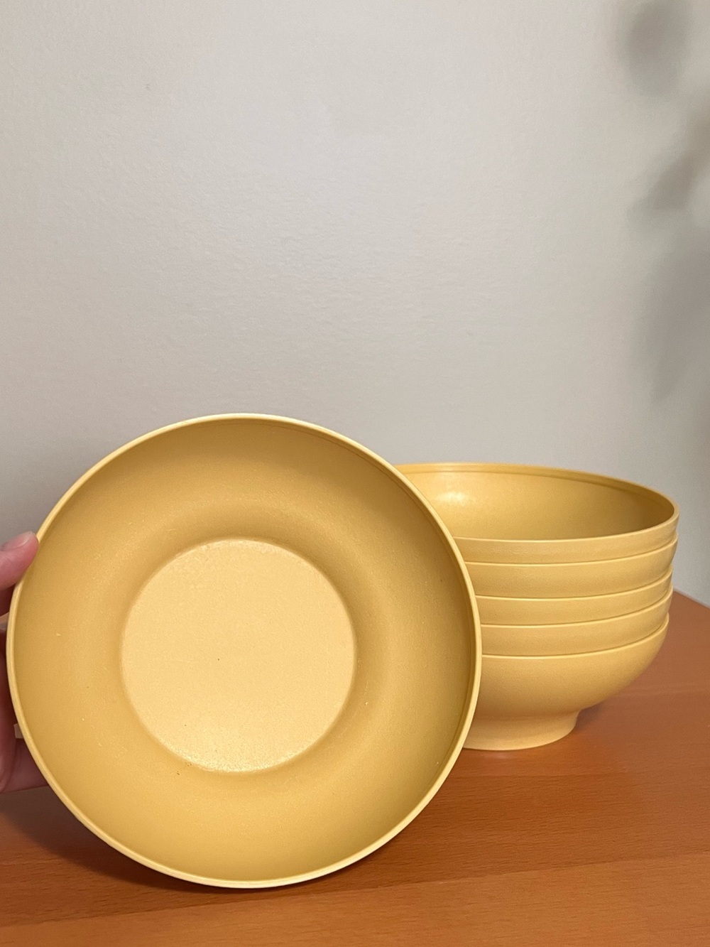 Vintage Tupperware Cereal/ Salad Bowls Set of 6 in Harvest Gold 890 -12